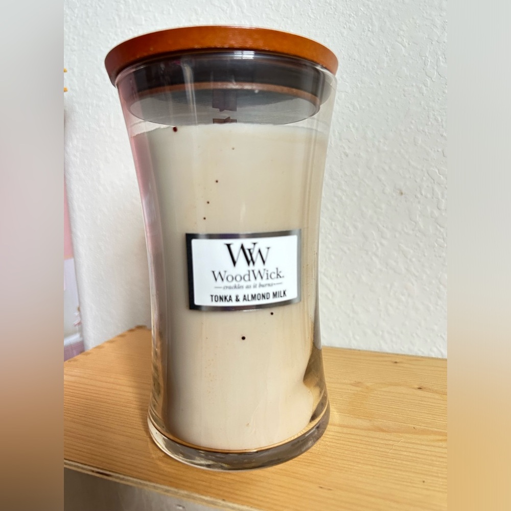 NWT WoodWick Tonka & Almond Milk Scented Large Jar